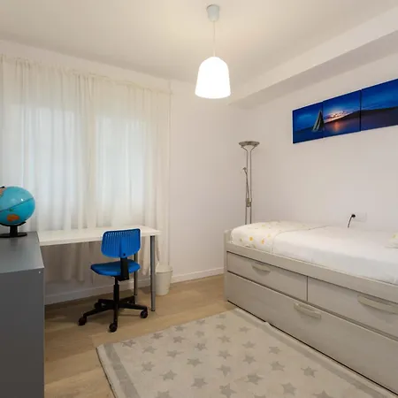 Centro Portonovo Playa Y Garaje Privado Апартаменты *